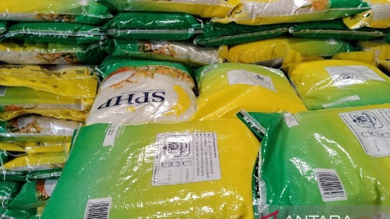 Perum Bulog Kanwil Sumatera Utara telah menyalurkan 7.192 ton beras SPHP pada April 2026. Penyaluran masif ini melalui berbagai mitra untuk menjaga stabilitas harga pangan di Medan, antisipasi kenaikan harga gabah.