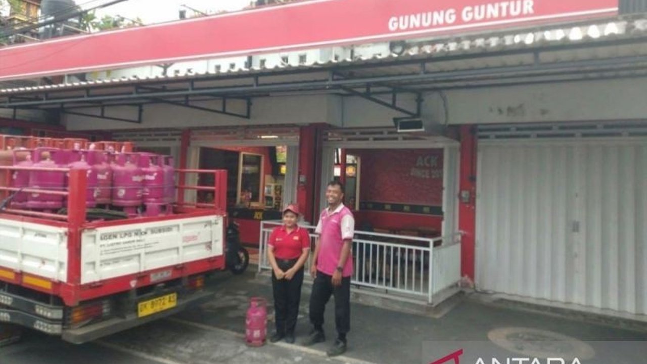 PT Pertamina Patra Niaga resmi menaikkan harga LPG non-subsidi hingga 18 persen mulai 18 April 2026, memicu pertanyaan tentang stabilitas harga energi di tengah gejolak global yang terus meningkat. Kebijakan kenaikan harga LPG non-subsidi ini merupakan ya