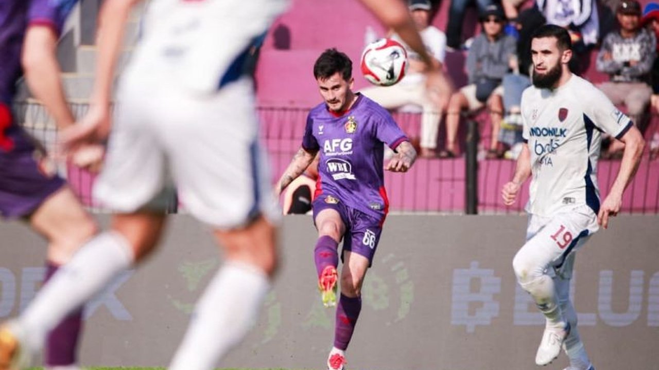 Persik Kediri sukses kalahkan Persita Tangerang 1-0 dalam lanjutan Super League 2025-2026 di Stadion Brawijaya, Kediri, berkat gol tunggal Jon Toral. Kemenangan ini angkat posisi Persik di klasemen.