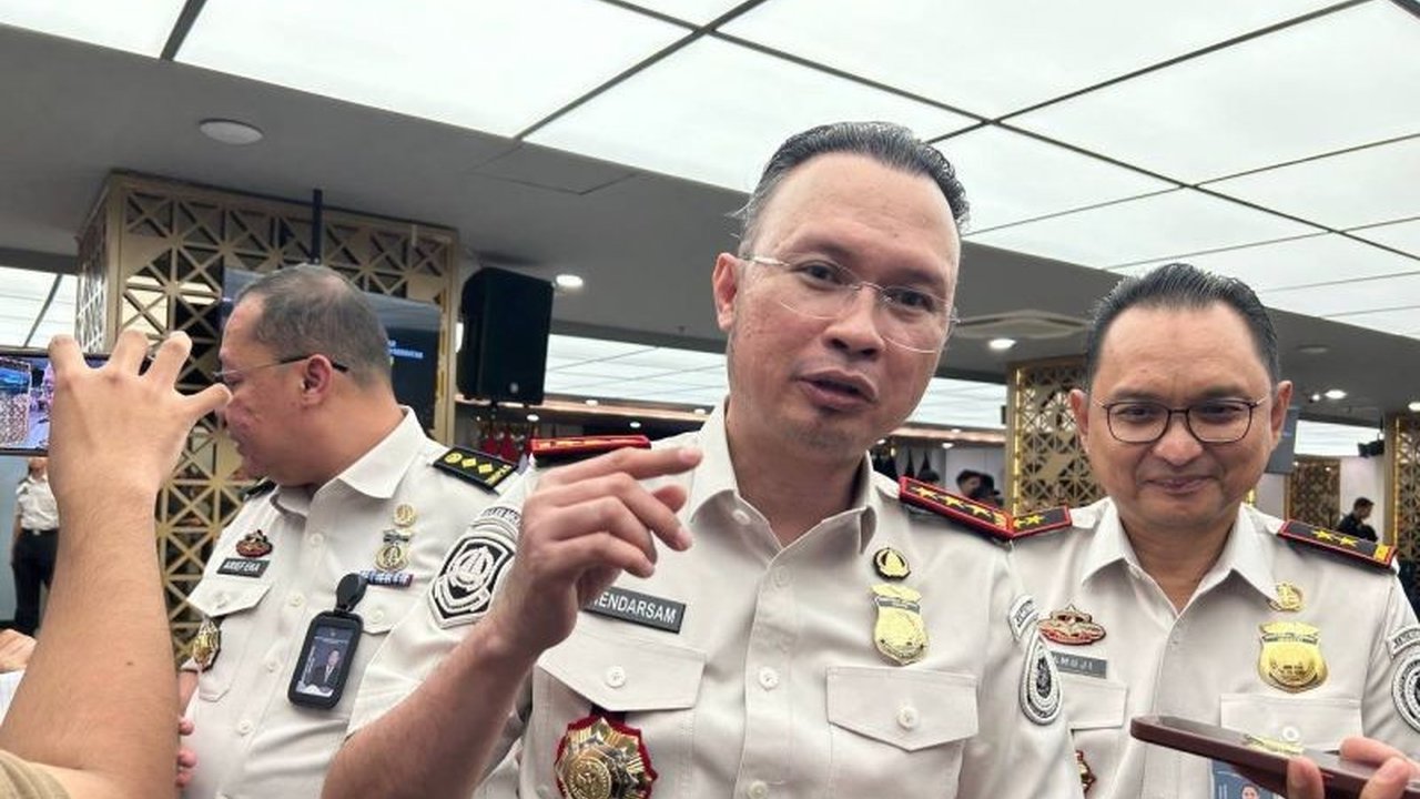 Ditjen Imigrasi Kemenkumham berhasil cegah 13 calon jamaah haji nonprosedural yang hendak berangkat ke Arab Saudi tanpa visa haji, menegaskan komitmen melindungi WNI dari risiko hukum dan keselamatan.