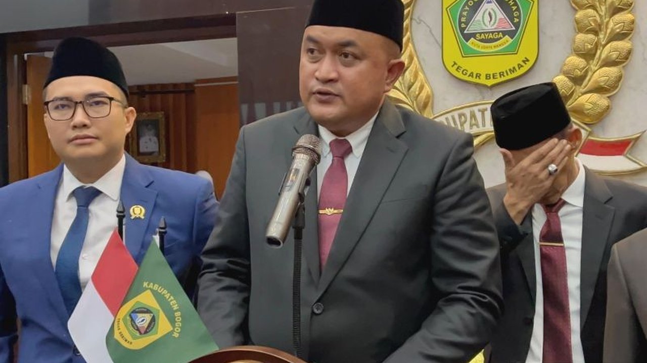 Bupati Bogor Rudy Susmanto menegaskan Jenjang Karier ASN Kabupaten Bogor terbuka luas bagi semua, setelah menindak tegas dugaan kasus jual beli jabatan untuk tata kelola pemerintahan bersih dan bebas KKN.