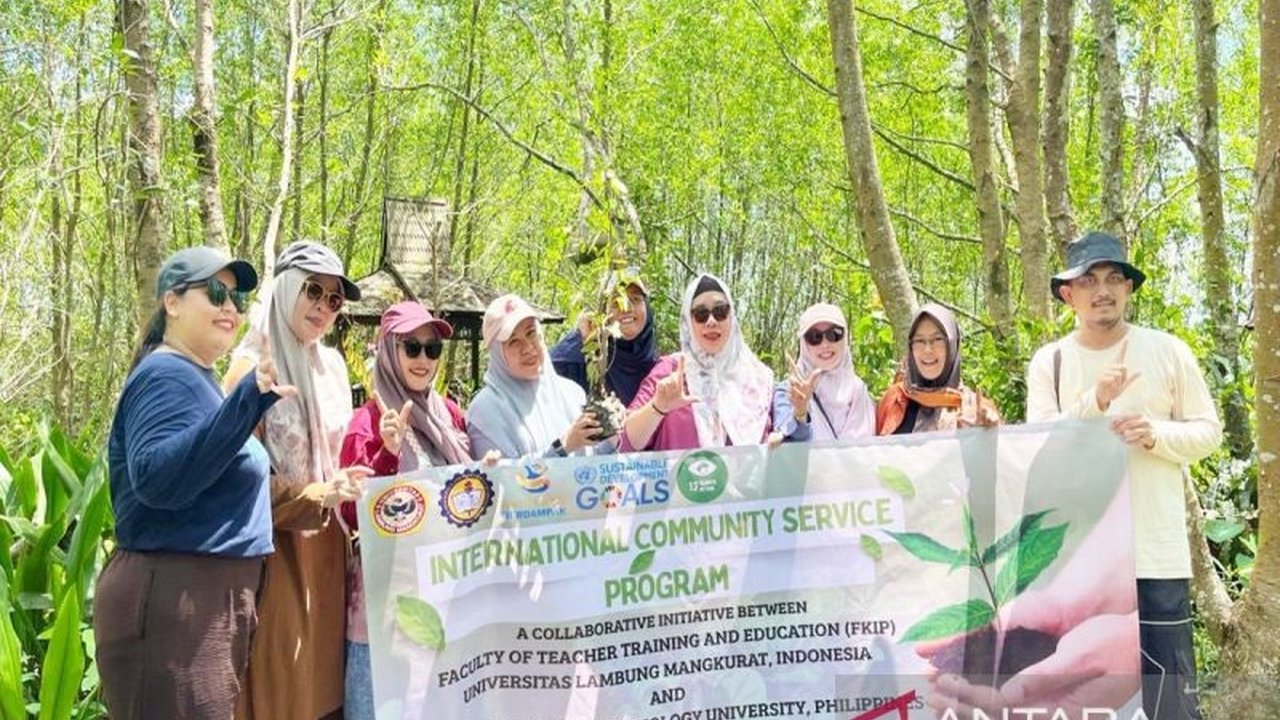 Universitas Lambung Mangkurat (ULM) dan Iloilo Science and Technology (ISAT) University Filipina berkolaborasi dalam upaya pelestarian ekosistem mangrove di Pulau Curiak, menunjukkan komitmen bersama terhadap keberlanjutan lingkungan.