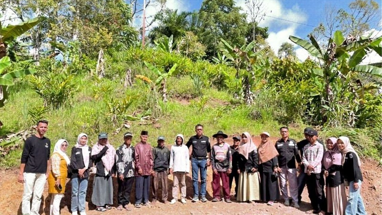 Pemerintah Kota Solok melalui Dinas Perkim LH melakukan survei kesiapan lahan untuk Pembangunan Rumah Terdampak Bencana di Payo, Tanah Garam, demi memastikan proses konstruksi berjalan lancar dan tepat waktu.