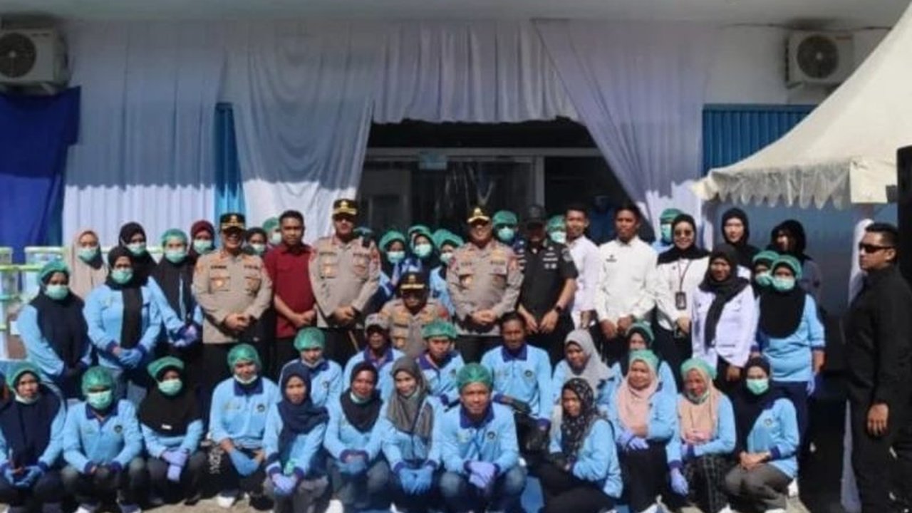 Wakapolri Komjen Pol Dedi Prasetyo meninjau Gedung Satuan Pelayanan Pemenuhan Gizi (SPPG) Polri di Polres Baubau, Sulawesi Tenggara, menegaskan komitmen Polri dalam mendukung program gizi nasional dan ketahanan pangan.