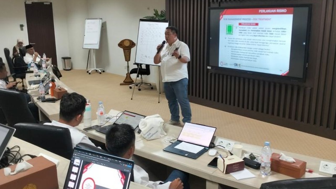 PT Terminal Petikemas Surabaya (TPS) meningkatkan kapabilitas manajemen dengan menggelar uji kompetensi GRCP, fondasi penting untuk tata kelola, risiko, dan kepatuhan demi layanan prima dan kepercayaan pemangku kepentingan.