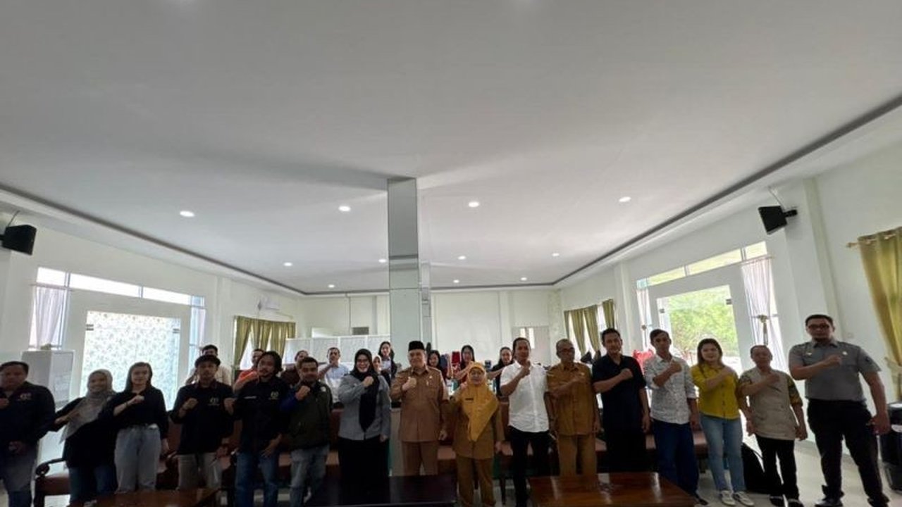 Kementerian Hukum Kalimantan Barat terus memperkuat peran paralegal di Kubu Raya. Penguatan paralegal ini bertujuan memperluas akses keadilan masyarakat, terutama di tingkat desa, sesuai nomenklatur terbaru.