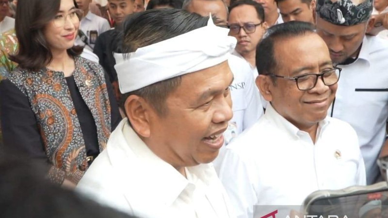 Pemerintah pusat dan Provinsi Jawa Barat bersepakat merevitalisasi pendidikan vokasi secara inovatif untuk memutus tren pengangguran terdidik yang didominasi lulusan formal, membuka peluang ekonomi baru di sektor pariwisata dan sumber daya alam.