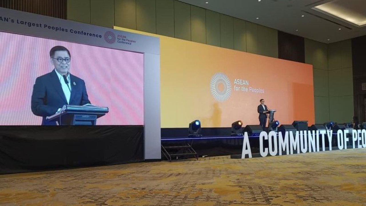 Menteri Luar Negeri Thailand memaparkan tiga prioritas utama untuk mewujudkan ASEAN yang benar-benar berpusat pada rakyat. Simak bagaimana Prioritas ASEAN ini akan menjadi komunitas sejati bagi semua!