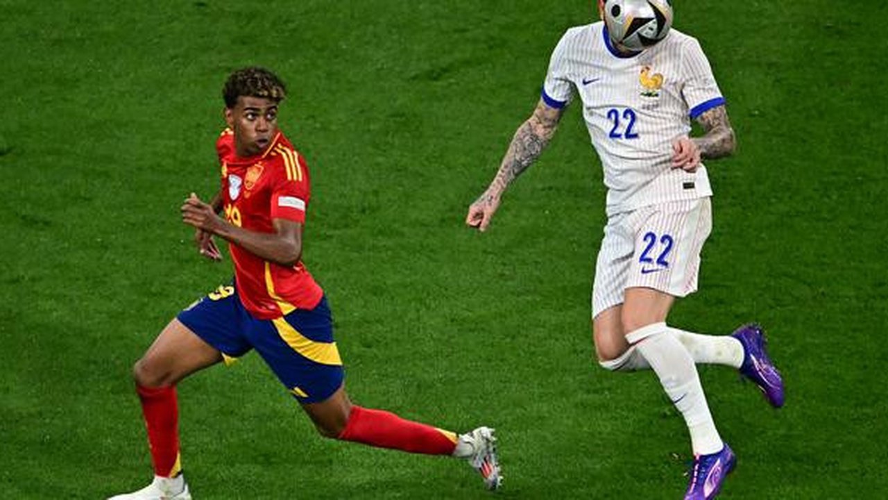 Pemain asal klub Barcelona itu turut cetak satu gol dalam laga yang dimenangkan Timnas Spanyol dengan skor 2-1 ini. (Tobias SCHWARZ / AFP)