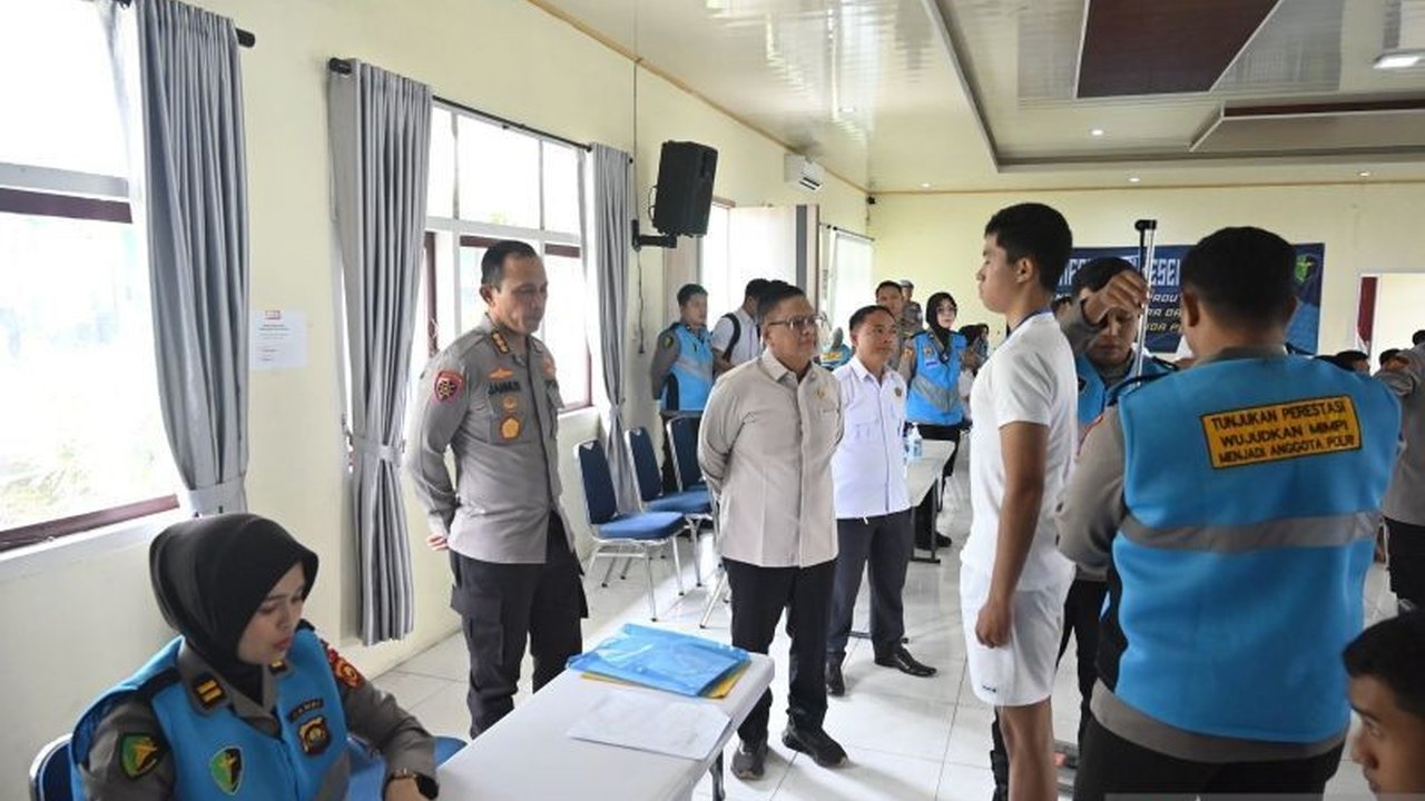 Komisi Kepolisian Nasional (Kompolnas) melakukan pengawasan langsung seleksi anggota Polri di Jambi untuk memastikan proses rekrutmen berjalan bersih, transparan, akuntabel, dan humanis (BETAH) guna menghasilkan calon anggota berkualitas.