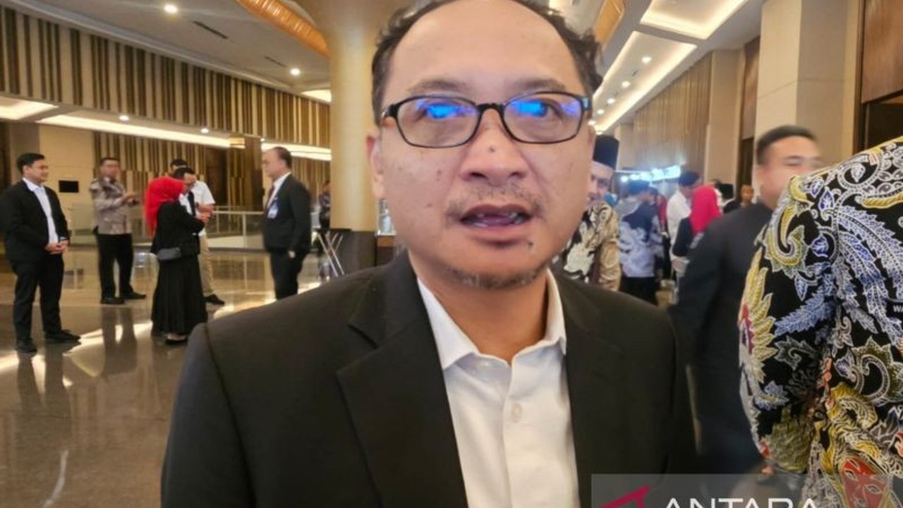 Partai Kebangkitan Bangsa (PKB) menyatakan penghormatan terhadap proses hukum terkait kadernya, Bupati Cilacap Syamsul Auliya Rachman, yang terjaring OTT KPK. Apa implikasinya bagi partai dan pejabat daerah?