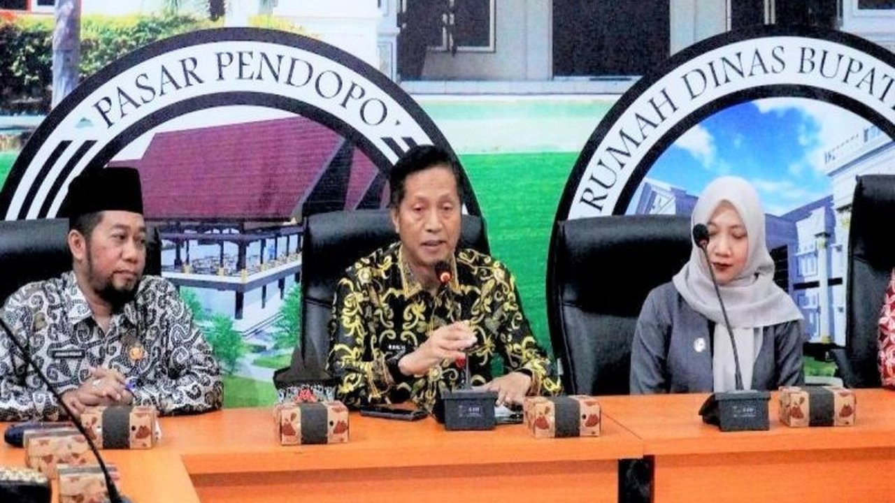 Pemerintah Kabupaten Barito Utara serius mengoptimalkan kebijakan Energi Baru Terbarukan (EBT) guna mendukung pembangunan kewilayahan di Kalimantan Tengah, menyikapi menipisnya cadangan energi fosil dan dinamika geopolitik global.