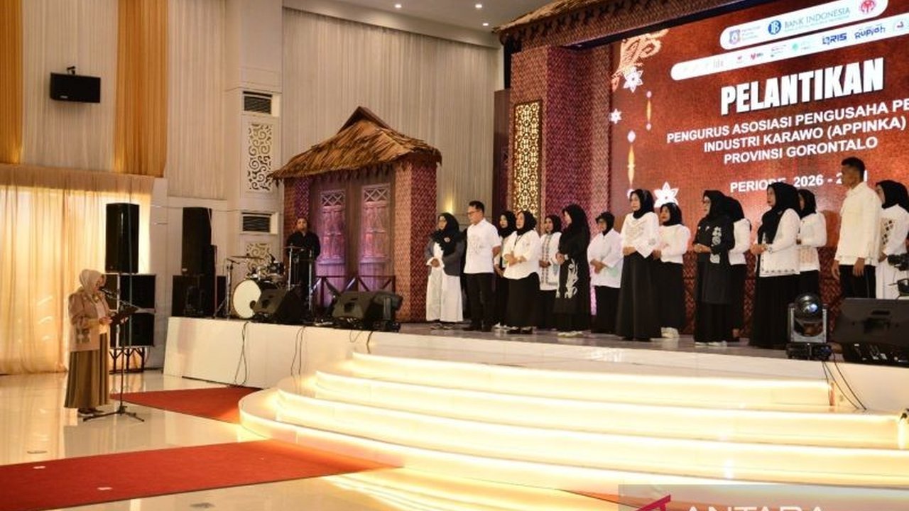 Dekranasda Gorontalo menegaskan komitmennya untuk memajukan Kerajinan Karawo Gorontalo melalui inovasi desain dan perluasan pasar. Langkah strategis ini diharapkan membawa Karawo ke kancah nasional.