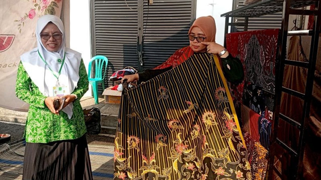 Anggota DPR RI Siti Mukaromah menyoroti peran vital Perempuan Pelaku UMKM dalam menggerakkan ekonomi keluarga, di tengah tantangan kenaikan harga energi dan bahan baku.