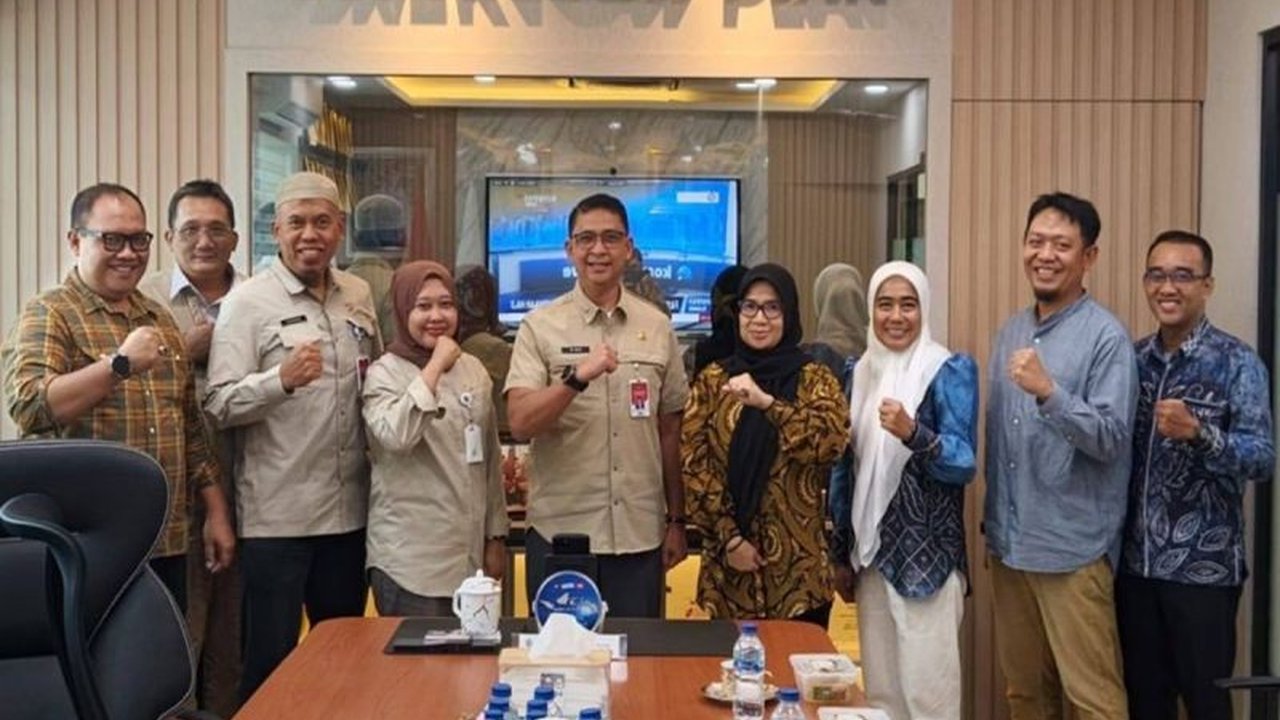 Dinas Kependudukan dan Pencatatan Sipil Kalimantan Selatan (Disdukcapil Kalsel) gencar memperkuat implementasi Identitas Kependudukan Digital (IKD) melalui koordinasi dengan Kemendagri. Upaya ini bertujuan memastikan layanan publik lebih cepat dan terinte