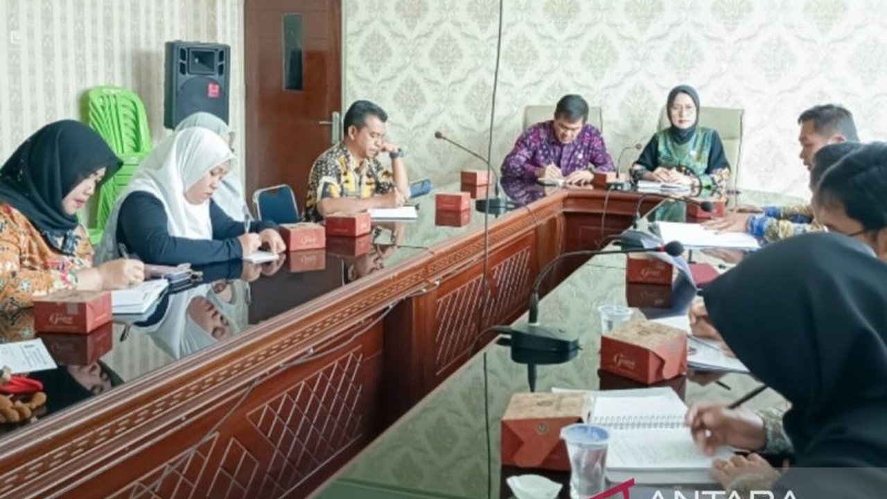 Pemerintah Kabupaten Rejang Lebong tengah serius menggodok Rancangan Peraturan Daerah (Raperda) Penyertaan Modal BUMD untuk meningkatkan kinerja tiga perusahaan daerah dan mendongkrak Pendapatan Asli Daerah (PAD).