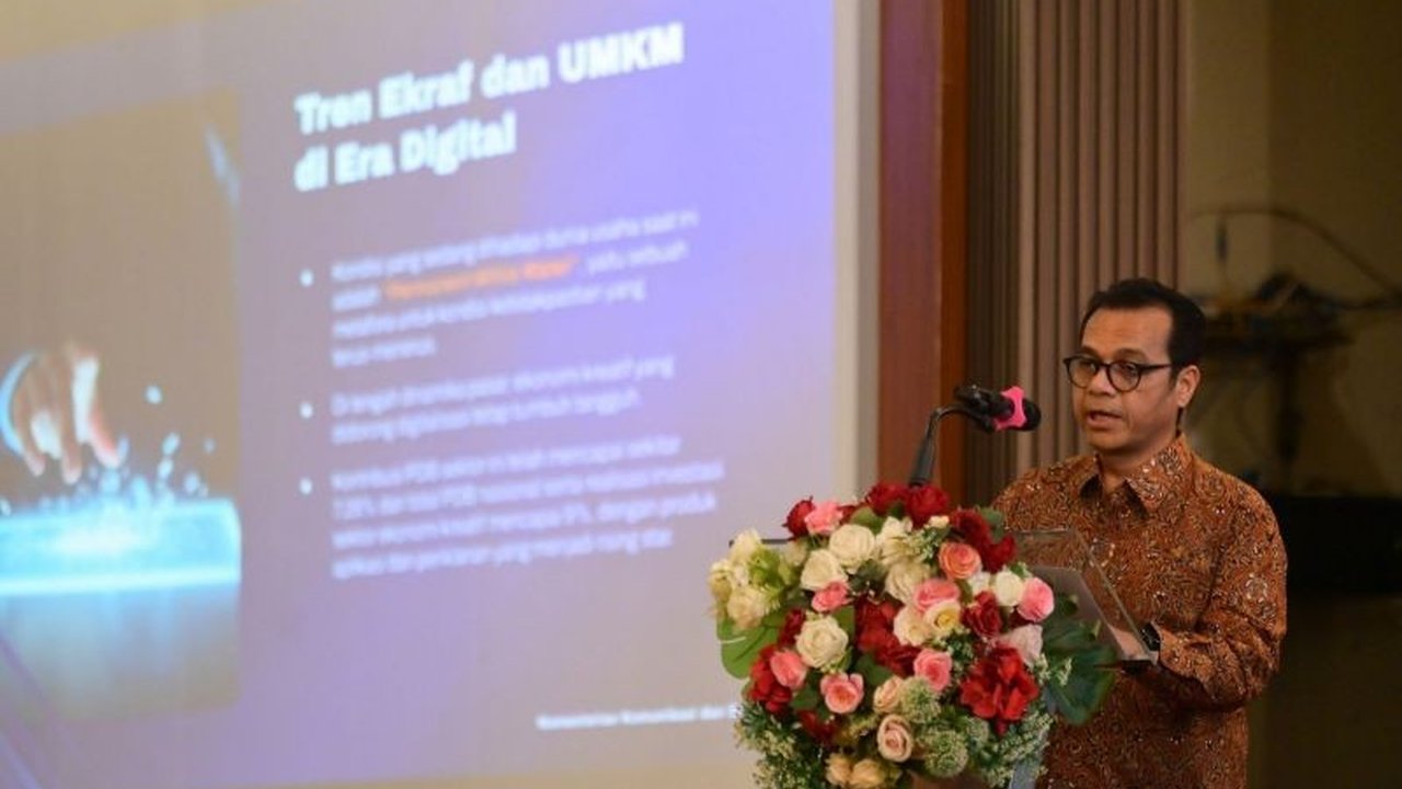 Wakil Menteri Komunikasi dan Digital (Wamenkomdigi) Nezar Patria menegaskan paduan teknologi dan kreativitas menjadi kunci utama bagi UMKM Go Digital agar tetap eksis dan bertumbuh di tengah krisis. Simak strategi adaptasi digital yang krusial ini.