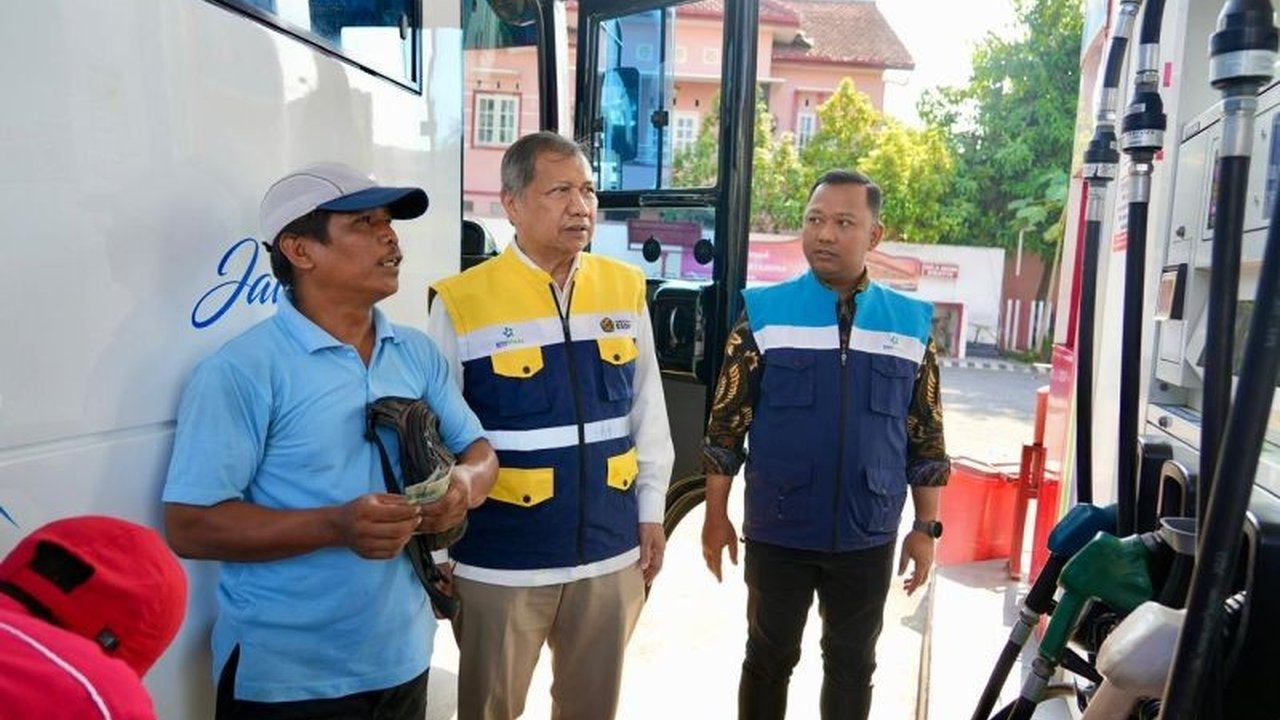 Badan Pengatur Hilir Minyak dan Gas Bumi (BPH Migas) memperketat pengawasan BBM subsidi untuk memastikan penyaluran tepat sasaran, sekaligus menutup celah penyalahgunaan yang merugikan masyarakat dan negara.