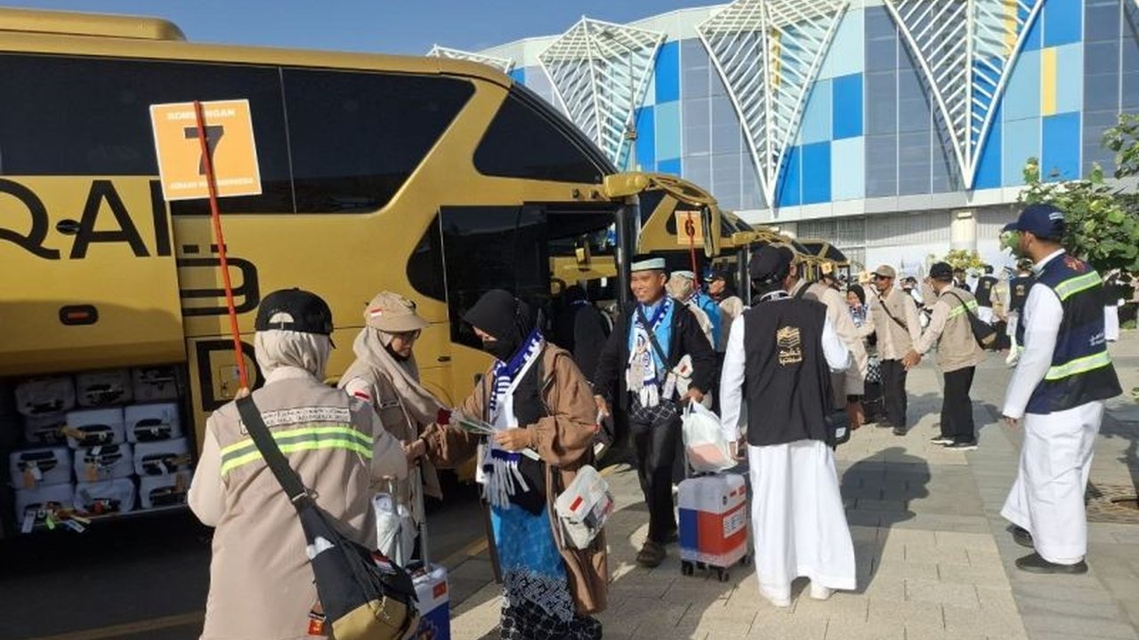 Petugas kesehatan PPIH Arab Saudi gencar lakukan edukasi kesehatan haji cuaca panas ekstrem di Tanah Suci. Langkah ini penting untuk menjaga jemaah tetap bugar selama beribadah.