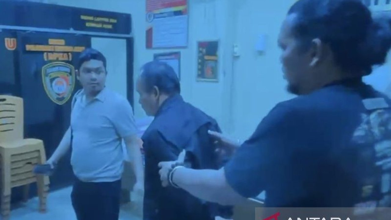 Polres Kerinci berhasil meringkus seorang guru PPPK berinisial YA atas dugaan pencabulan anak di bawah umur di lingkungan sekolah, memicu kekhawatiran orang tua dan komitmen penegakan hukum.