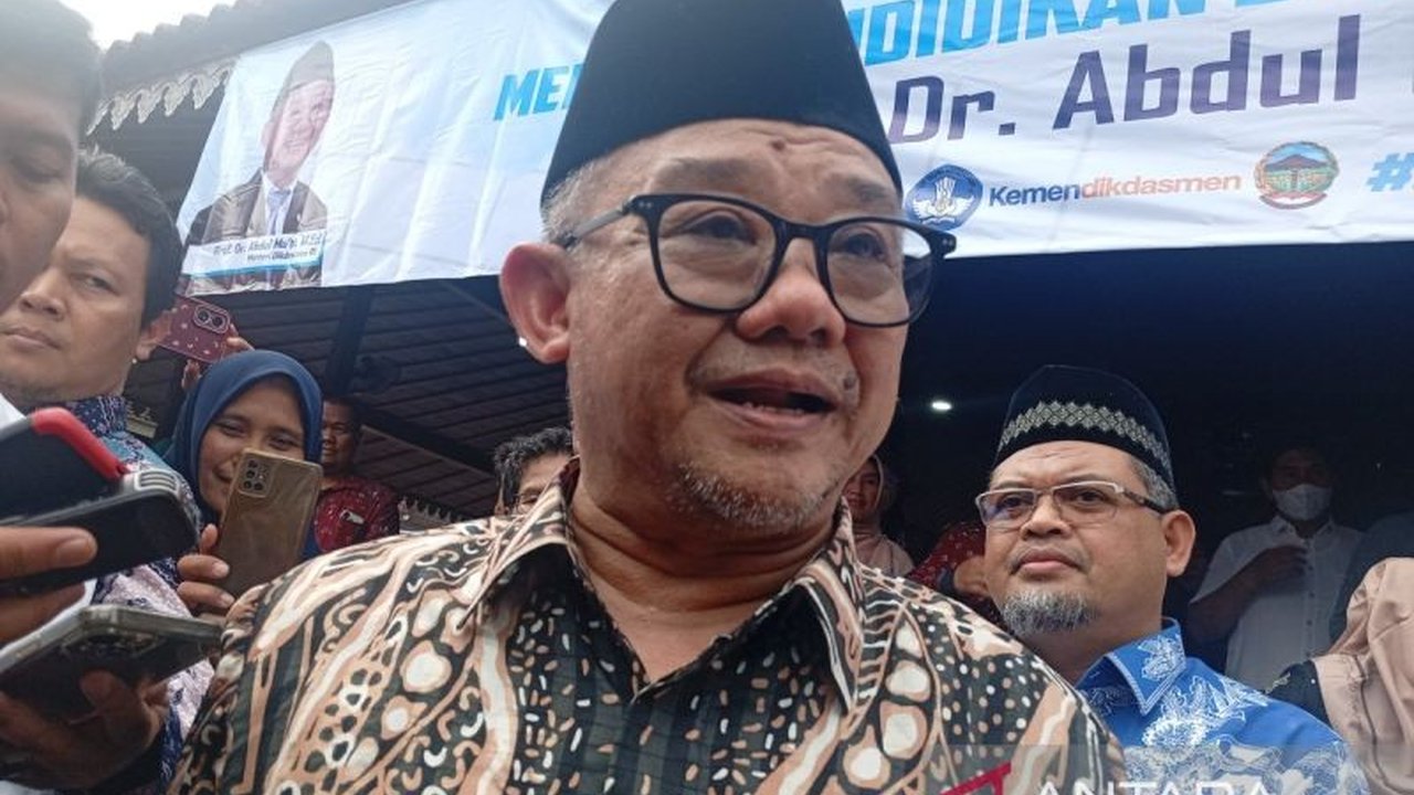 Mendikdasmen Abdul Mu’ti menegaskan komitmen pemerintah dalam memperkuat akses pendidikan demi menurunkan angka Anak Tidak Sekolah (ATS) yang masih tinggi melalui berbagai program inovatif.