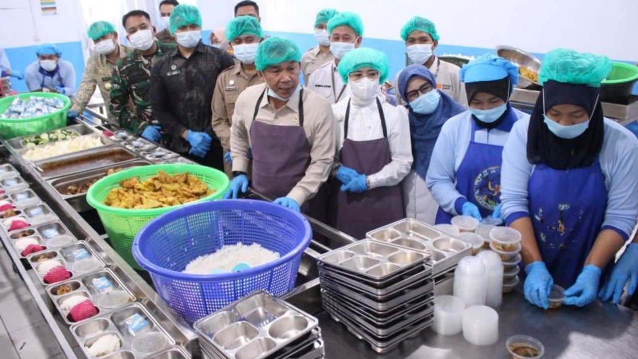 Menteri Kependudukan dan Pembangunan Keluarga (Mendukbangga)/Kepala BKKBN Wihaji menegaskan komitmen pemerintah dalam memastikan program Makan Bergizi Gratis 3B (MBG 3B) tepat sasaran, menjangkau ibu hamil, menyusui, dan balita demi masa depan generasi se