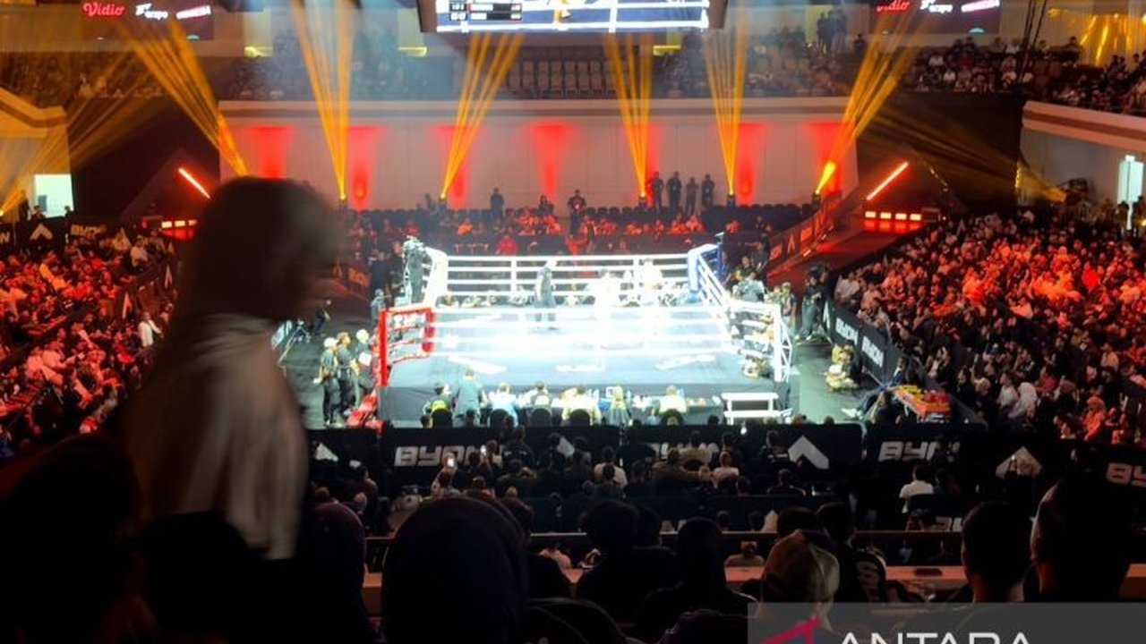 Ribuan penonton memadati World Trade Center Kuala Lumpur untuk menyaksikan Byon Combat Showbiz 7, ajang tarung internasional perdana dari Indonesia yang sukses menarik perhatian publik Malaysia.