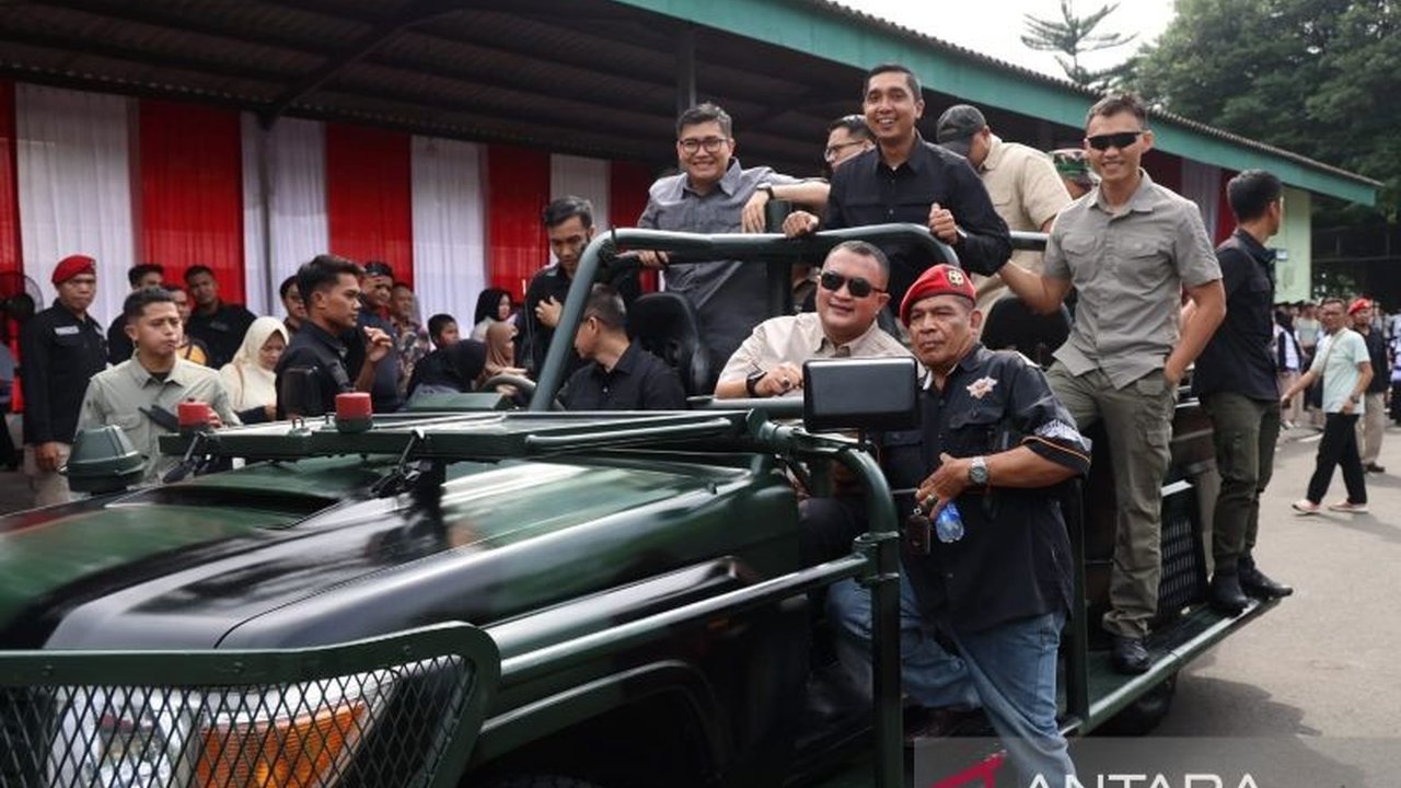 Bupati Bogor Rudy Susmanto mengadopsi nilai kedisiplinan dan solidaritas ala Kopassus untuk memperkuat kinerja aparatur Pemkab Bogor. Langkah ini diharapkan dapat mempercepat layanan publik dan meningkatkan empati pemerintah terhadap masyarakat.