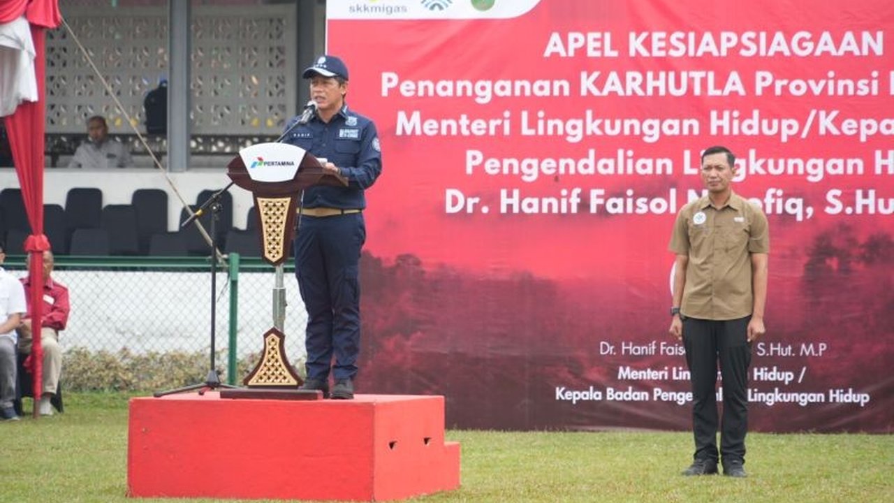 Menteri Lingkungan Hidup Hanif Faisol Nurofiq tekankan deteksi dini dan respons cepat Karhutla. Ini penting hadapi ancaman kemarau panjang 2026 dan lonjakan titik panas di Riau.