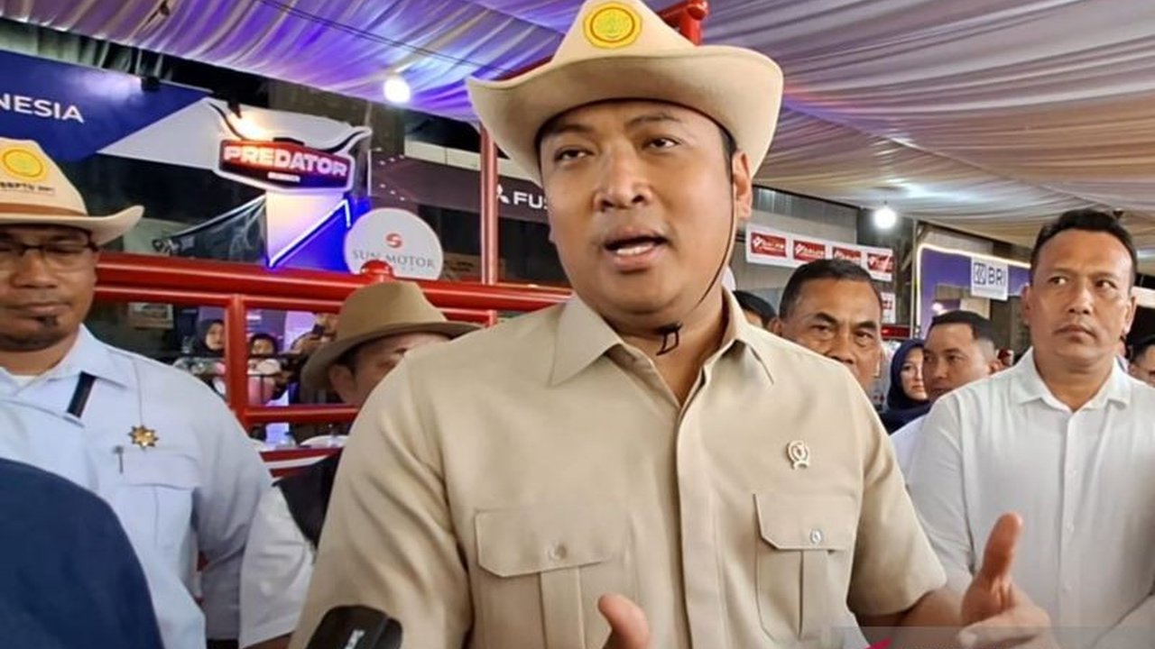 Wakil Menteri Pertanian Sudaryono memastikan ketersediaan stok daging sapi nasional aman menjelang Idul Adha 2026. Kebijakan impor terukur demi menjaga harga dan melindungi peternak lokal.