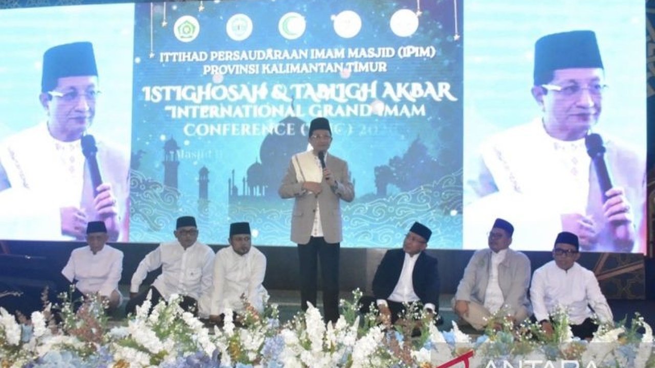 Menteri Agama Nasaruddin Umar mendorong Masjid Islamic Center Samarinda untuk bertransformasi menjadi pusat kekuatan ekonomi umat, meneladani fungsi masjid di masa Rasulullah dan mencapai kemandirian finansial.