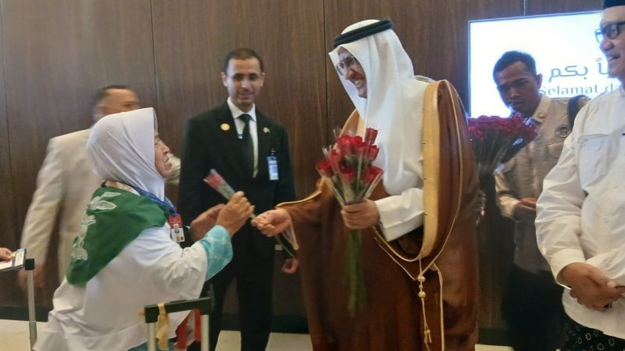 Duta Besar Arab Saudi untuk Indonesia menegaskan komitmen negaranya dalam menjamin kelancaran dan keamanan jamaah haji Indonesia, termasuk melalui implementasi inisiatif Makkah Route yang mempermudah proses keberangkatan.