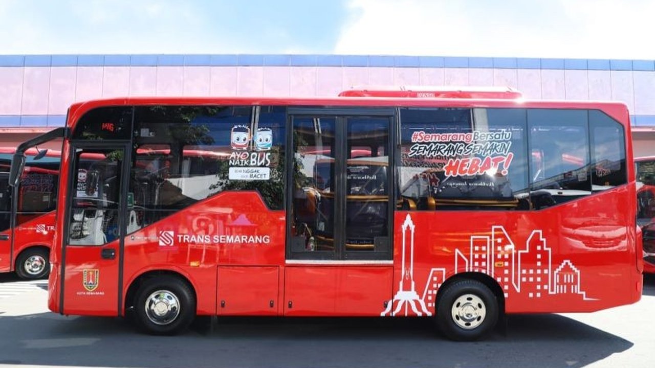 Pemerintah Kota Semarang meremajakan 10 unit bus Trans Semarang untuk Koridor 4. Ini bertujuan meningkatkan kualitas layanan transportasi publik yang nyaman dan ramah lingkungan.