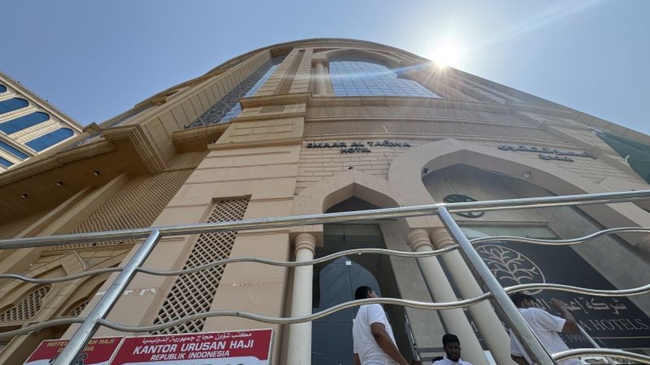 Panitia Penyelenggara Ibadah Haji (PPIH) Arab Saudi 2026 memperkenalkan sistem penomoran hotel haji berbasis sektor di Makkah, bertujuan memudahkan jamaah reguler Indonesia mengenali akomodasi mereka dan terintegrasi dengan layanan bus shalawat.
