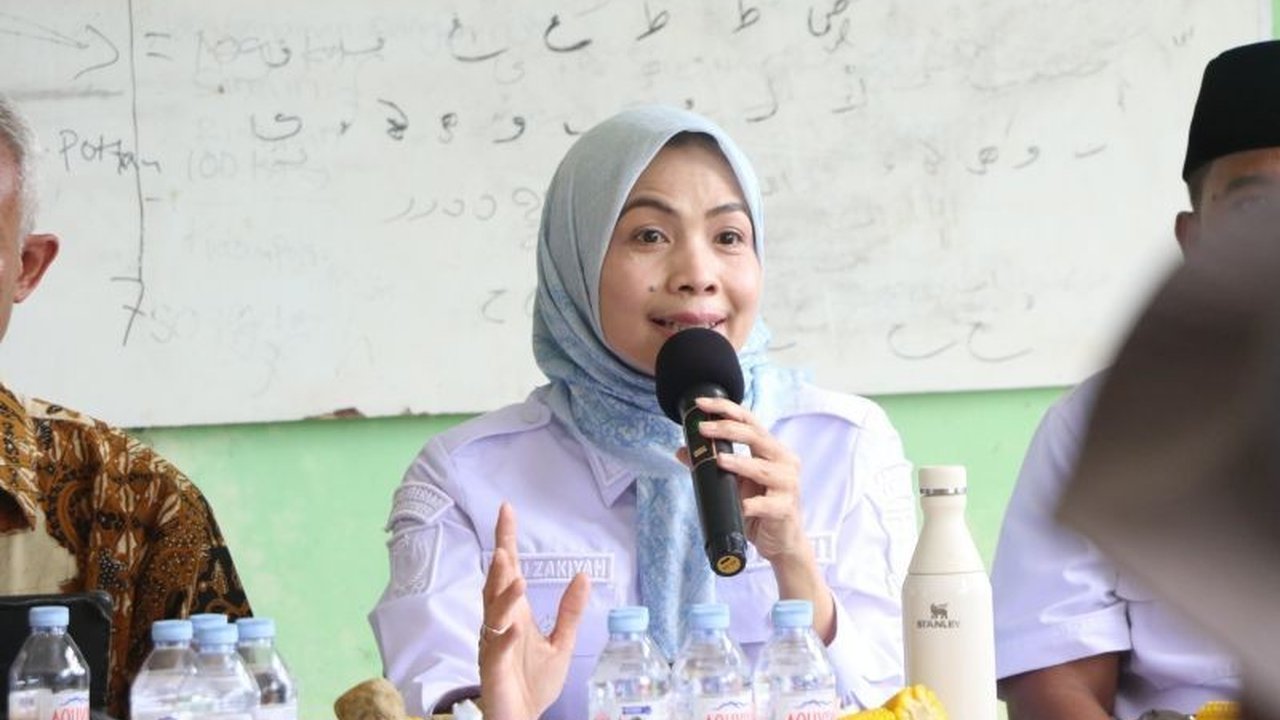 Pemerintah Kabupaten Serang bertekad melakukan perbaikan irigasi di wilayah Tirtayasa untuk mengembalikan produktivitas ribuan hektare lahan pertanian. Langkah strategis ini diharapkan mampu mengatasi kerugian ekonomi petani.