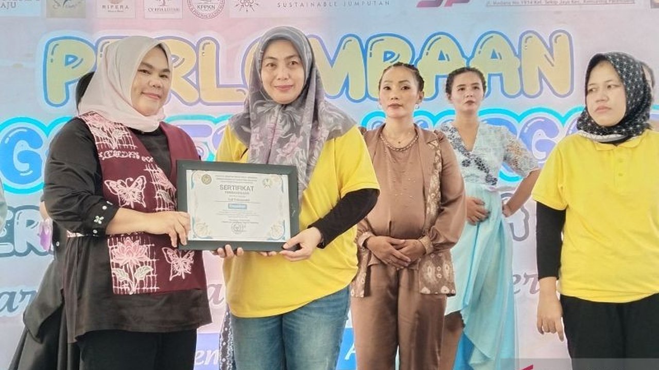 LPP Palembang menggelar pembinaan kepribadian bagi warga binaan perempuan, fokus pada penguatan mental dan psikologis. Kegiatan ini bertujuan menguatkan Pembinaan Warga Binaan LPP Palembang agar tetap menjadi ibu tangguh bagi keluarga, meski di balik jeru