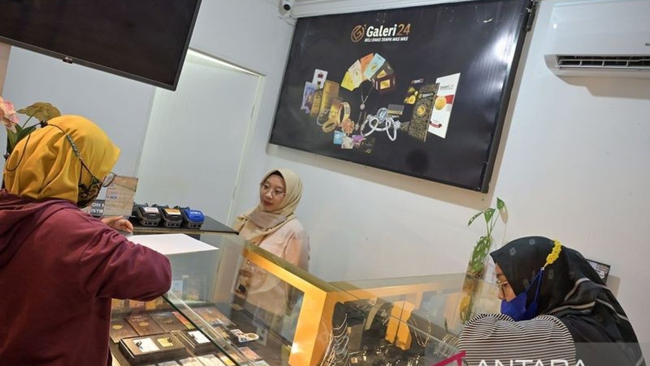 Kabar gembira bagi investor! Harga emas Pegadaian hari ini kompak naik, dengan Antam, UBS, dan Galeri24 menunjukkan kenaikan signifikan. Simak rinciannya di sini.