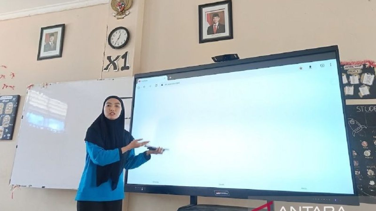 Dinas Pendidikan dan Kebudayaan (Disdikbud) Kalimantan Timur (Kaltim) melatih 817 pendidik SMA, SMK, dan SLB se-provinsi untuk mewujudkan pengajaran kreatif digital yang inovatif dan efektif.