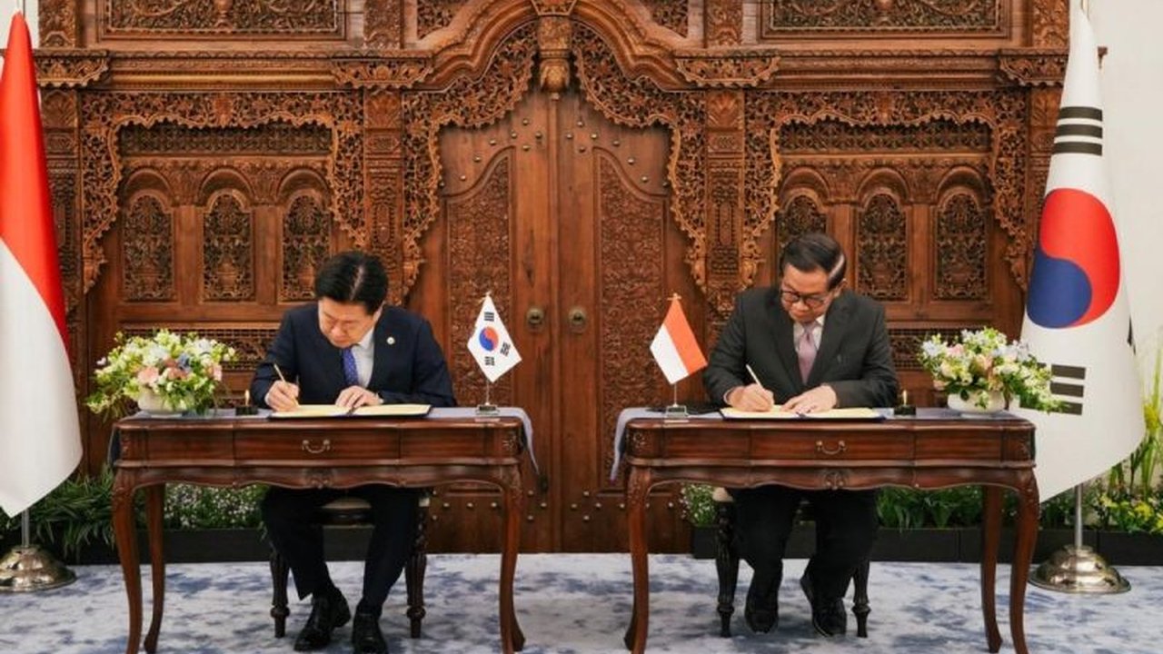 Pemprov DKI Jakarta jalin kerja sama sister city dengan Jeju, Korsel. Fokus pariwisata, energi terbarukan, dan ekonomi digital, kolaborasi ini akselerasi visi Jakarta jadi kota global.