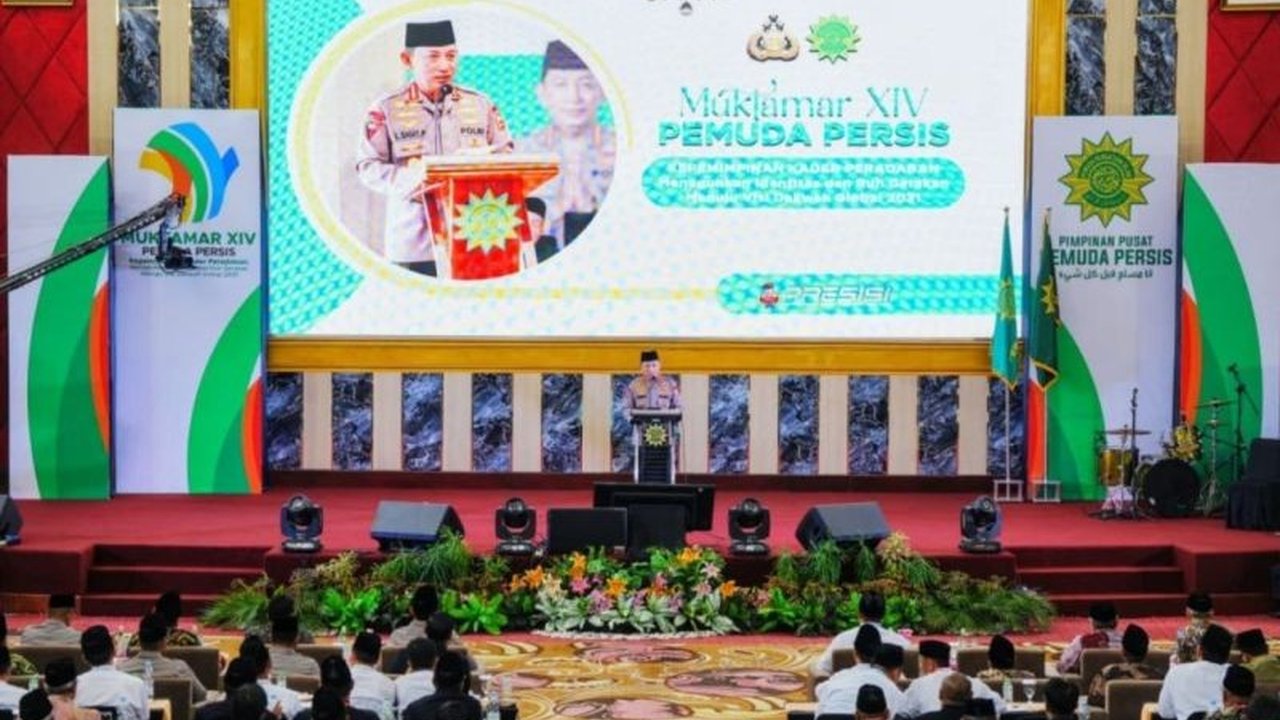 Kapolri Jenderal Pol. Listyo Sigit Prabowo menekankan esensi Sinergitas Kamtibmas dari seluruh elemen bangsa untuk menghadapi berbagai tantangan, termasuk kejahatan siber dan misinformasi.