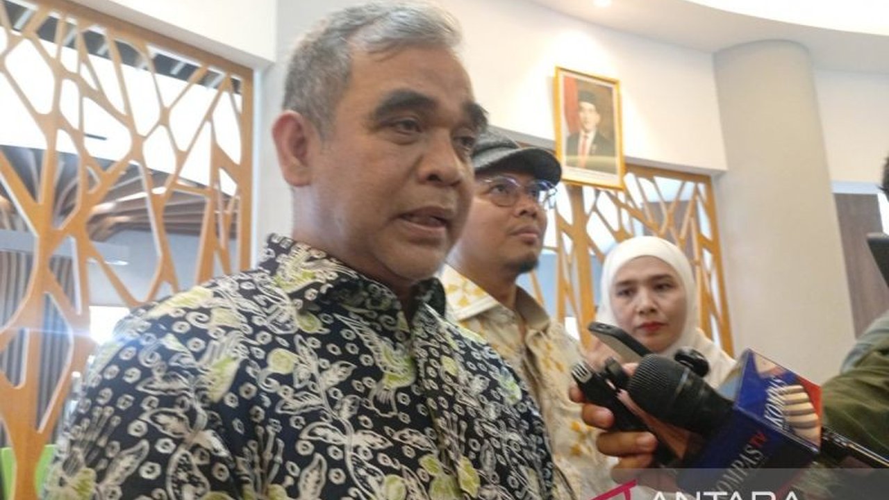 Ketua MPR RI Ahmad Muzani memberikan apresiasi terhadap penguatan Ekonomi Kreatif Banyumas, sebuah inisiatif yang dikembangkan di Kabupaten Banyumas, Jawa Tengah, sebagai upaya strategis mendorong kemandirian dan pemberdayaan masyarakat lokal.