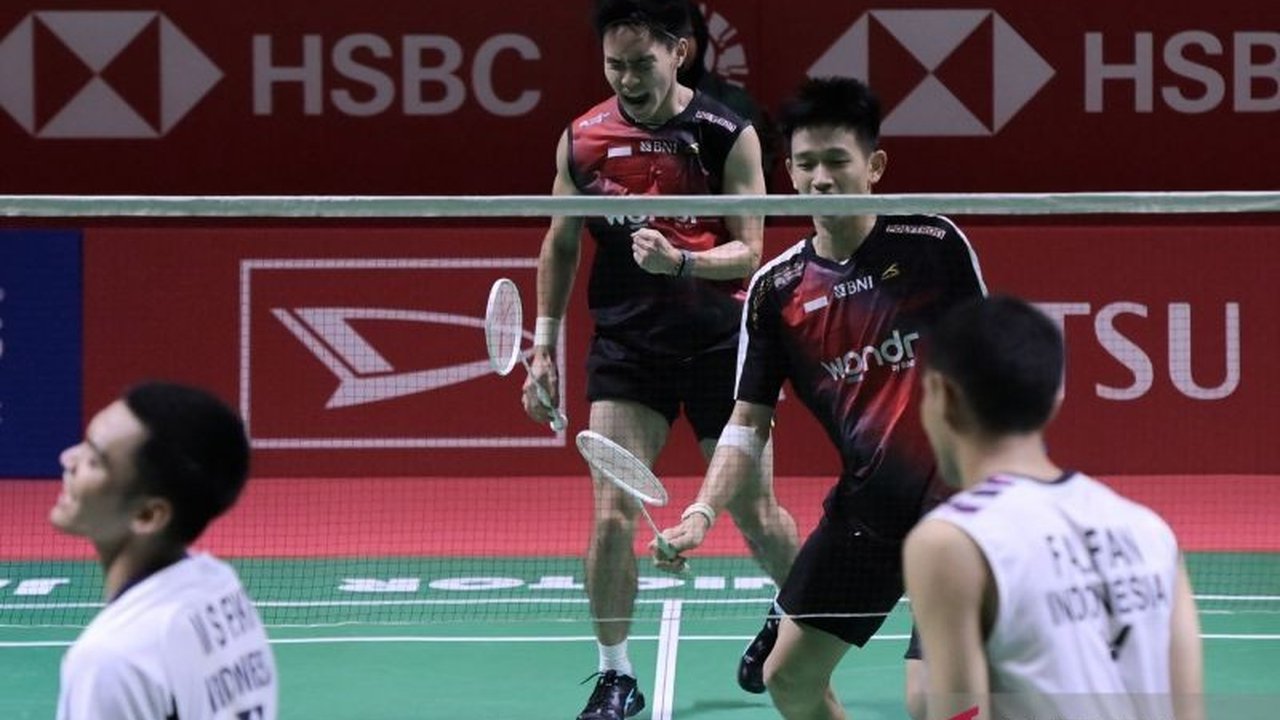 Tim Piala Thomas Indonesia menyiapkan kejutan dengan menduetkan Fajar Alfian dan Nikolaus Joaquin sebagai ganda kedua melawan Thailand. Strategi ini diharapkan membawa kemenangan di Fajar/Joaquin Thomas Cup.