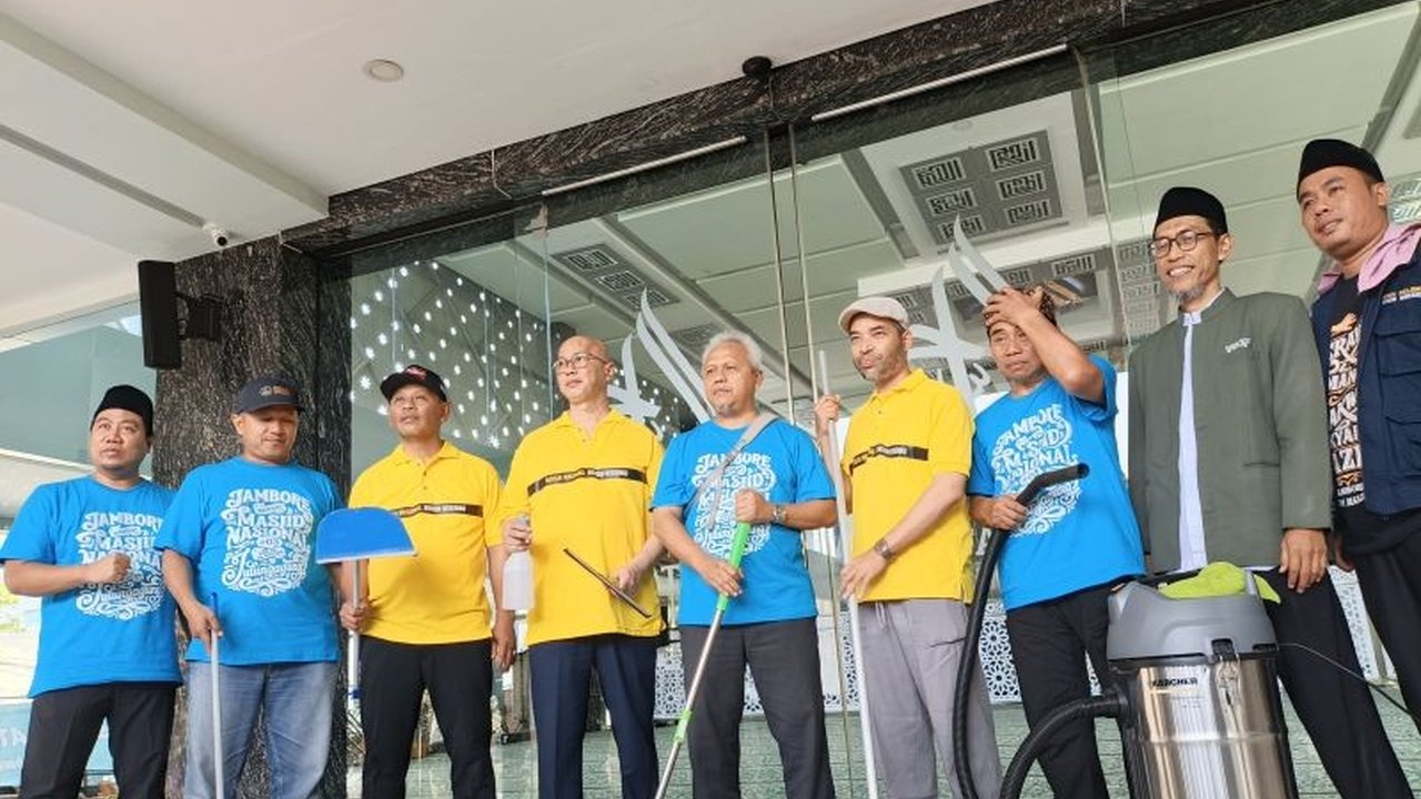 Ratusan relawan dari seluruh Indonesia sukses mengikuti Jambore Nasional Bersih Masjid ke-3 di Tulungagung, Jawa Timur, menegaskan kembali peran masjid sebagai pusat peradaban umat.