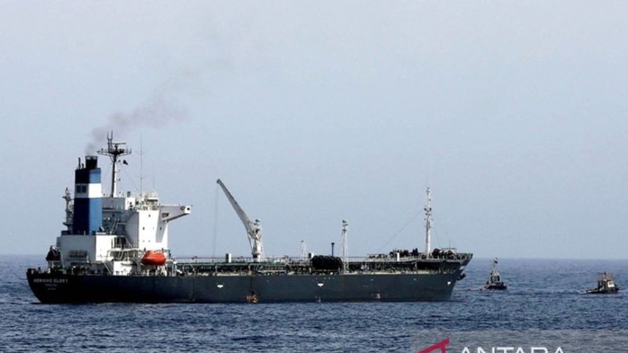 Jepang mengambil langkah strategis untuk mengamankan Pasokan Minyak Jepang di tengah gejolak global. Sebuah kapal tanker AS tiba membawa minyak mentah, bagaimana ini menjaga stabilitas energi negara tersebut?