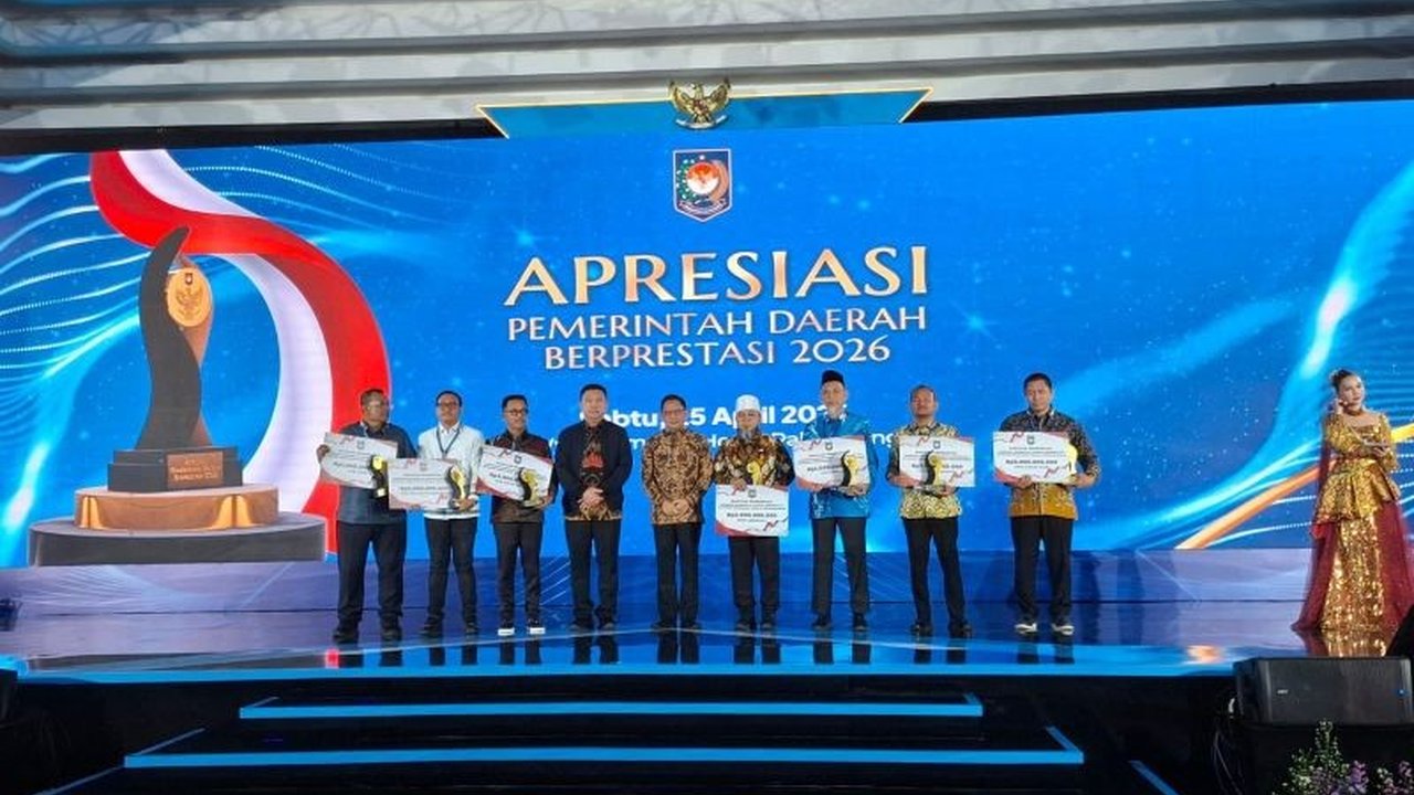 Pemerintah Provinsi Bengkulu berhasil meraih penghargaan bergengsi di tingkat nasional berkat keberhasilan menekan pengangguran dan mengendalikan inflasi pada tahun 2026, menjadikannya terbaik di Sumatera.