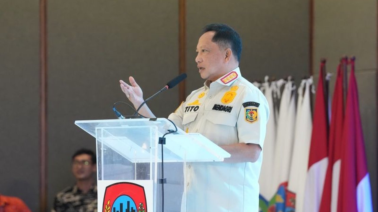 Menteri Dalam Negeri Muhammad Tito Karnavian menekankan pentingnya menciptakan iklim kompetitif kepala daerah untuk mendorong peningkatan kinerja pemerintahan daerah, yang krusial bagi capaian nasional.