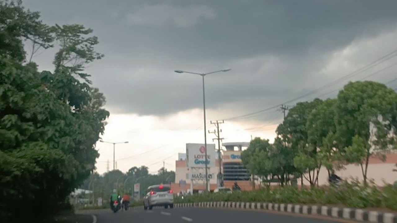 BMKG mengeluarkan peringatan dini potensi Cuaca Ekstrem Sulut selama sepekan hingga 3 Mei 2026 di sejumlah wilayah Sulawesi Utara, mengimbau warga untuk meningkatkan kewaspadaan terhadap hujan lebat dan angin kencang.