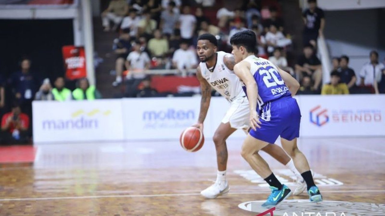 Rajawali Medan harus mengakui keunggulan Dewa United Banten setelah kalah tipis 75-78 dalam laga lanjutan IBL yang berlangsung dramatis di GOR Unimed, Sumatera Utara. Kekalahan ini membuat Rajawali Medan kalah di kandang sendiri.