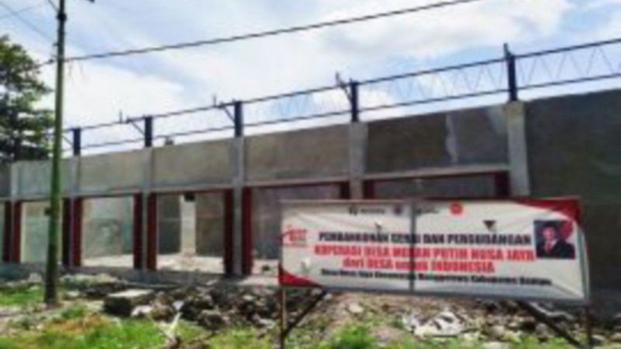 Pemerintah Kabupaten Dompu mempercepat pembangunan 17 Gerai Koperasi Desa Merah Putih untuk memperkuat rantai pasok dan distribusi, sekaligus mendorong kemandirian ekonomi desa.