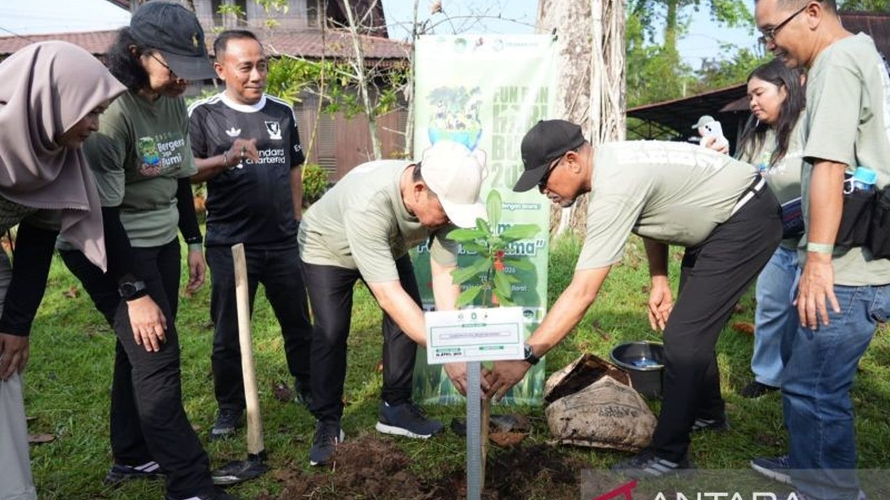 Pemerintah Provinsi Kalimantan Barat berkomitmen mengoptimalkan pengelolaan lingkungan berkelanjutan guna mendorong investasi daerah, memastikan pertumbuhan ekonomi sejalan dengan pelestarian ekosistem.